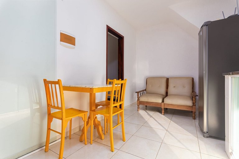 WB 01 Comfortable Apartment Steps from Rua das Pedras !