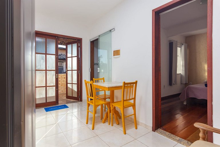 WB 01 Comfortable Apartment Steps from Rua das Pedras !