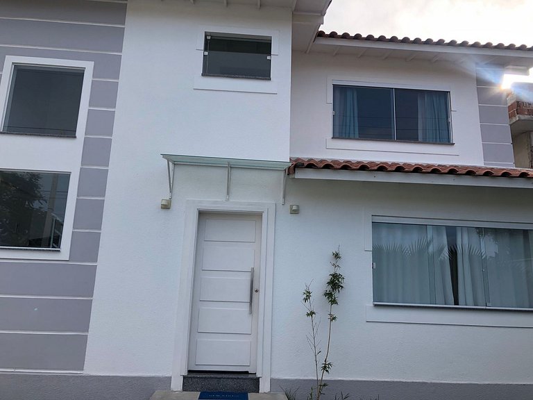Casa Independente com Piscina Privativa  Até 12 Pessoas