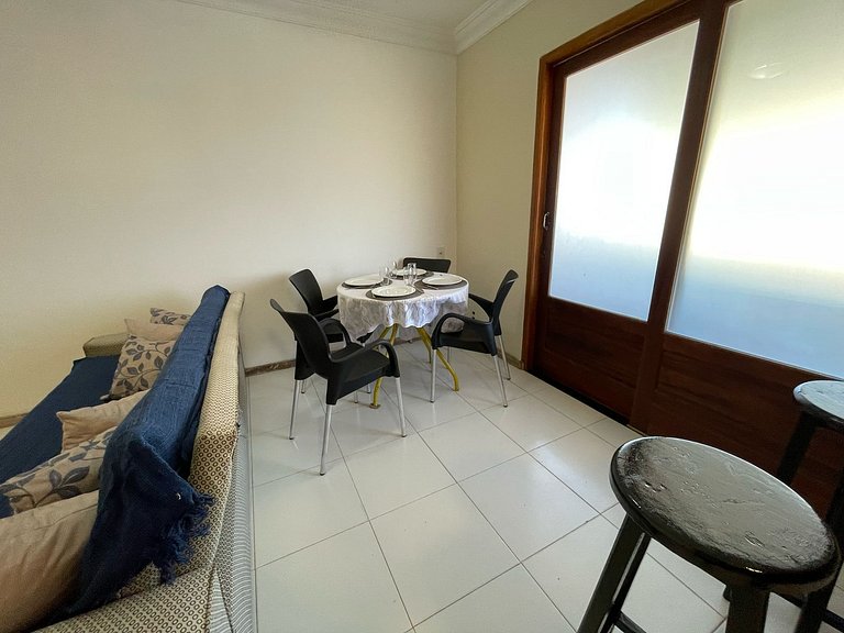 WB06 Rua das Pedras ! Apartamento c/ 02 quartos Confortável