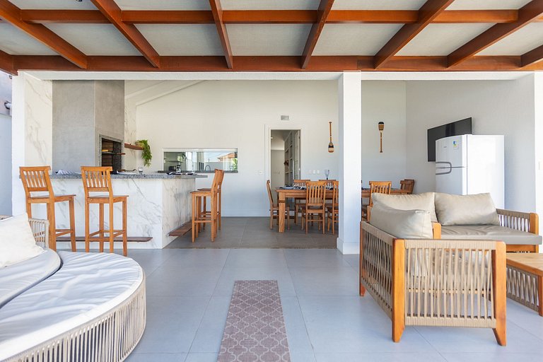 WB03 Linda casa con piscina área gourmet privativa!