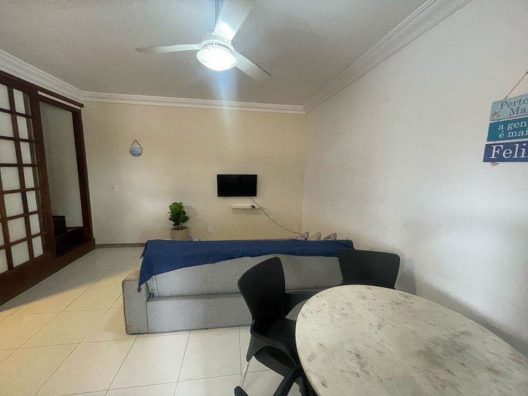 WB06 Rua das Pedras ! Apartamento c/ 02 quartos Confortável