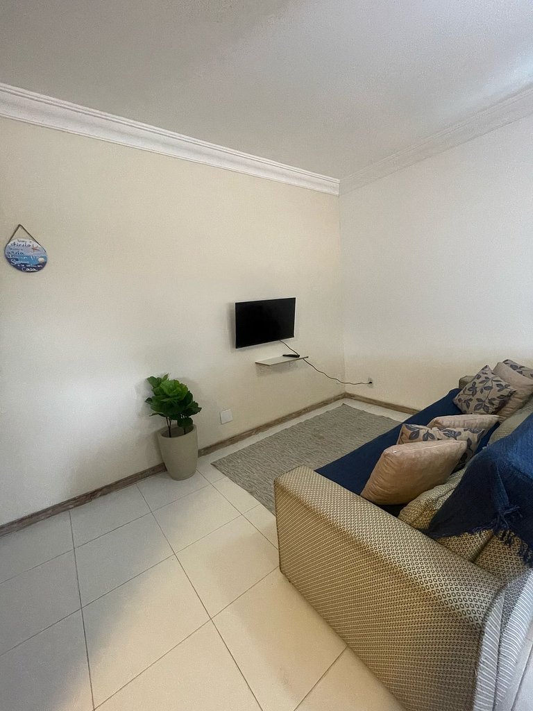 WB06 Rua das Pedras ! Apartamento c/ 02 quartos Confortável