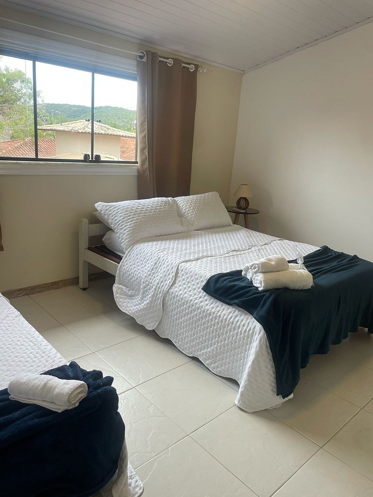 WB06 Rua das Pedras ! Apartamento c/ 02 quartos Confortável