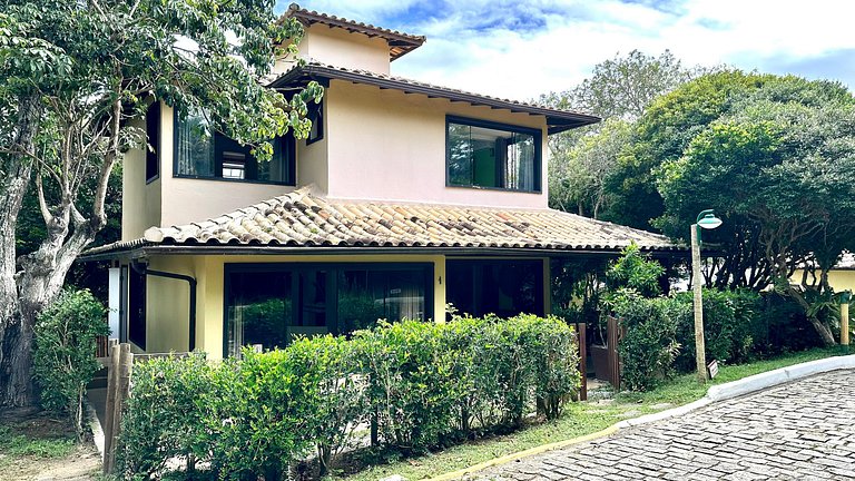 WB07 Casa Confortável a Passos da Rua das Pedras!