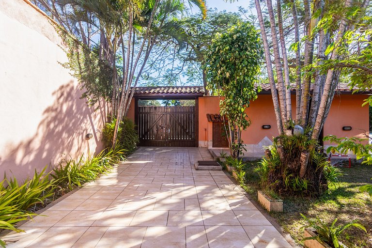 WB10. Walk to Geribá! House w/ 6 bedrooms, barbecue and outd