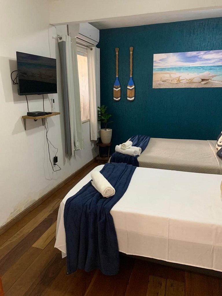 WB 01 Comfortable Apartment Steps from Rua das Pedras !