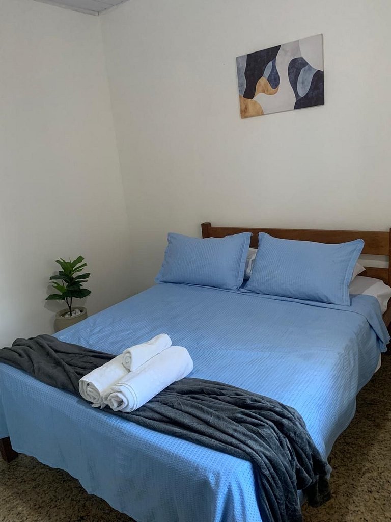 WB07 Rua das Pedras ! Apartamento c/ 02 quartos