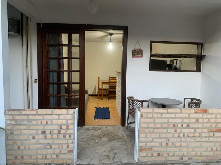 WB07 Rua das Pedras ! Apartamento c/ 02 quartos