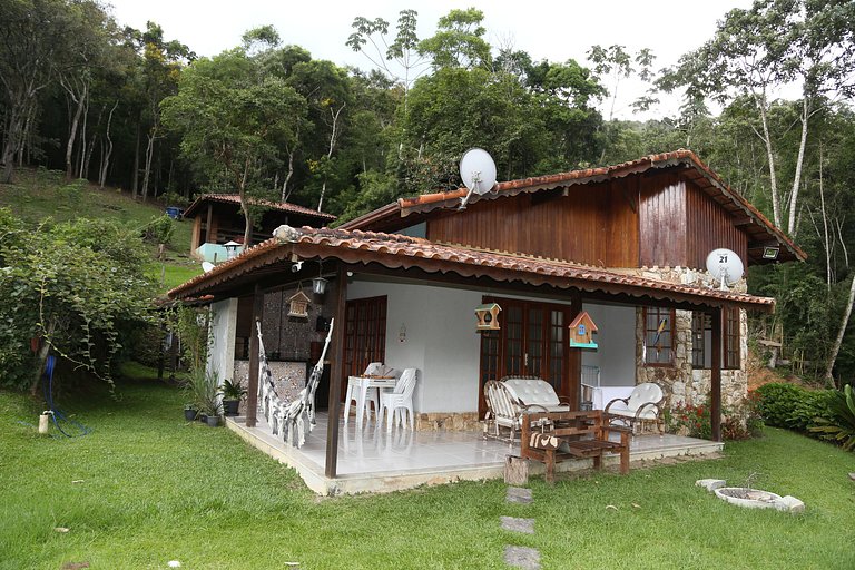 Refúgio em Friburgo | Deck e Churrasqueira