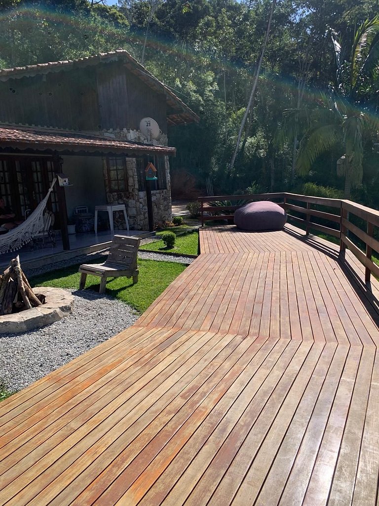 Refúgio em Friburgo | Deck e Churrasqueira
