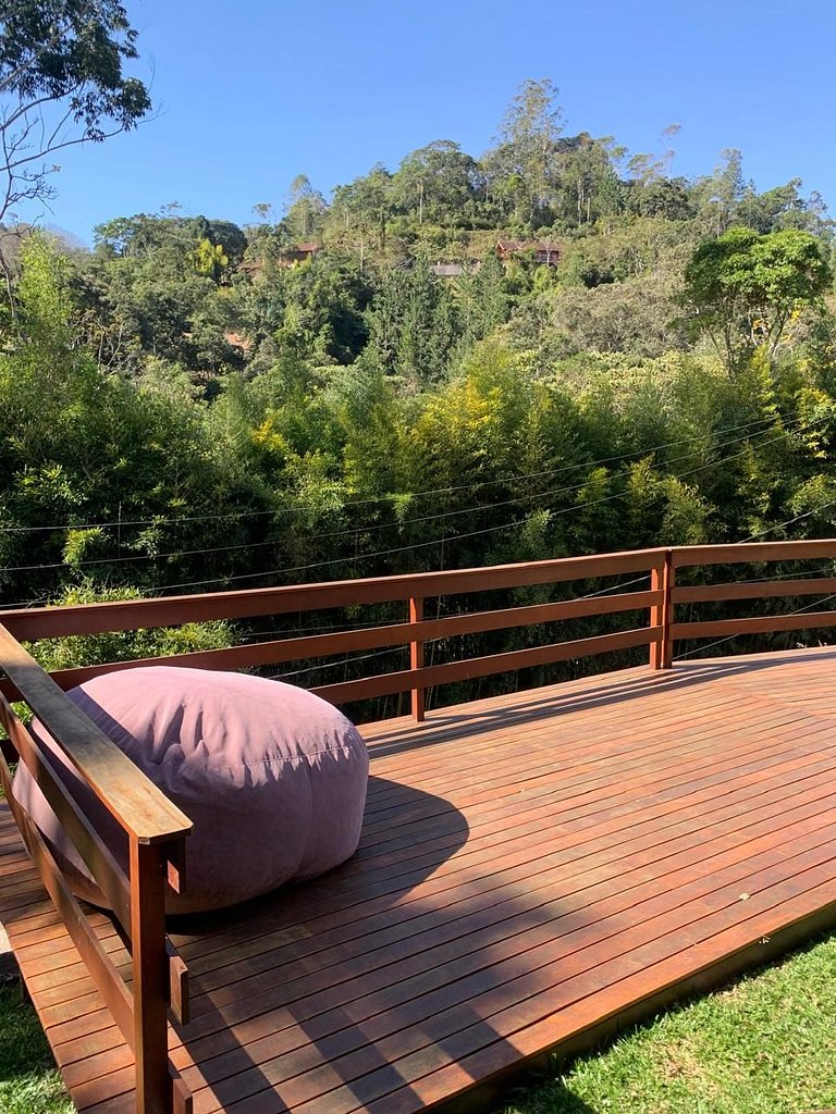 Refúgio em Friburgo | Deck e Churrasqueira