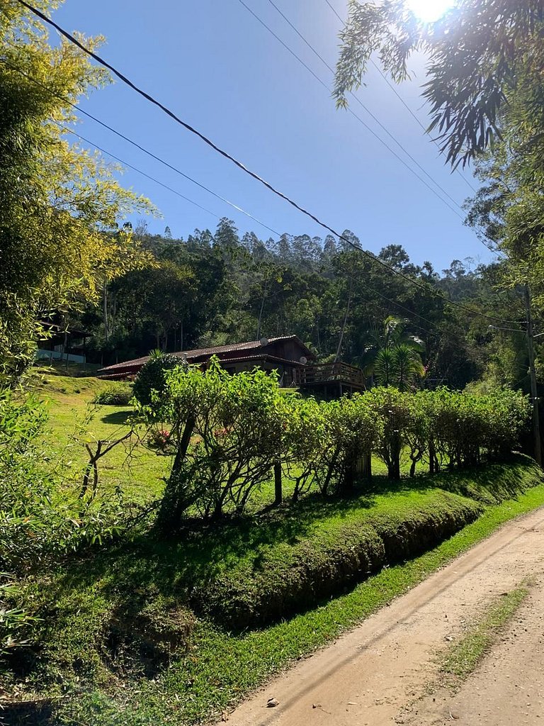 Refúgio em Friburgo | Deck e Churrasqueira