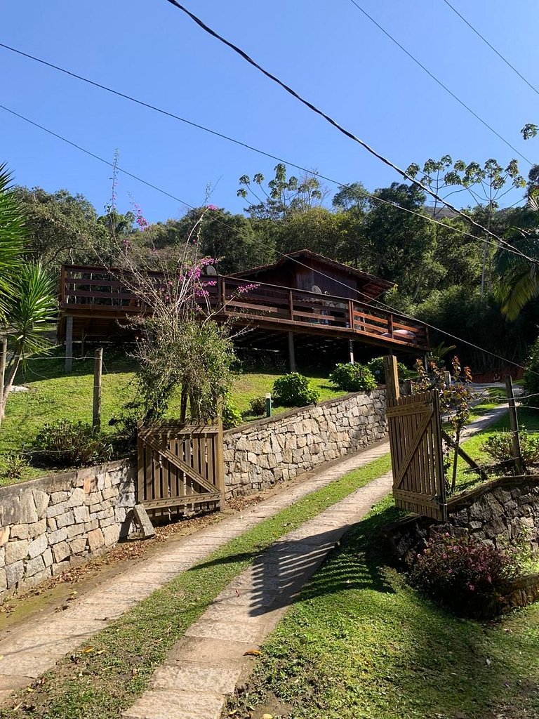 Refúgio em Friburgo | Deck e Churrasqueira