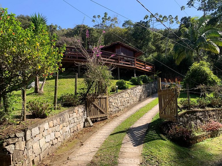 Refúgio em Friburgo | Deck e Churrasqueira
