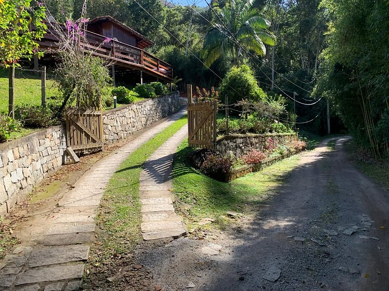 Refúgio em Friburgo | Deck e Churrasqueira