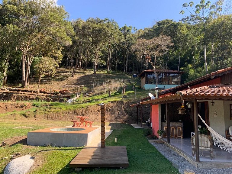 Refúgio em Friburgo | Deck e Churrasqueira