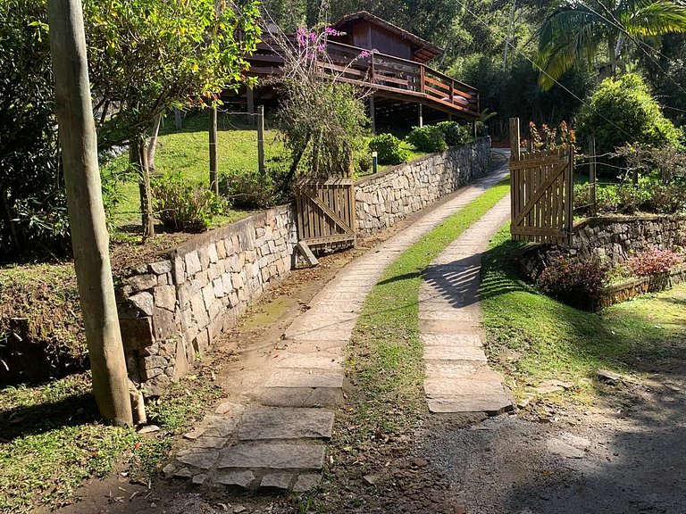 Refúgio em Friburgo | Deck e Churrasqueira