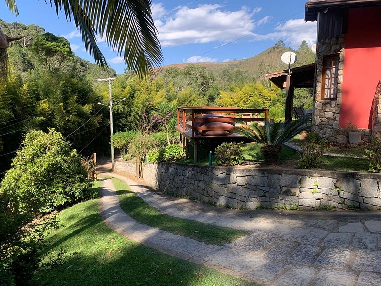 Refúgio em Friburgo | Deck e Churrasqueira